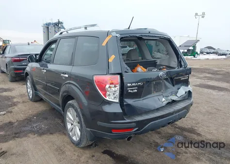 2013 Subaru Forester 2.5X Touring z USA, uszkodzony, nr VIN JF2SHAGC9DH437463